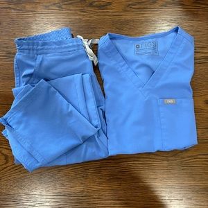 Ciel Blue Figs Set (Xs Catarina Top, Xs Yola Bottoms)